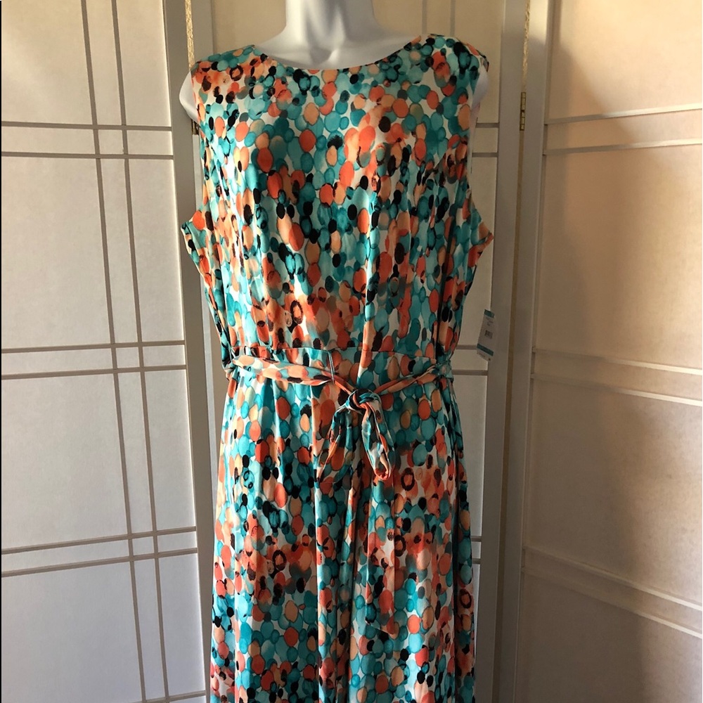 Size 16 beautiful Kasper dress. Lovley Vibrant